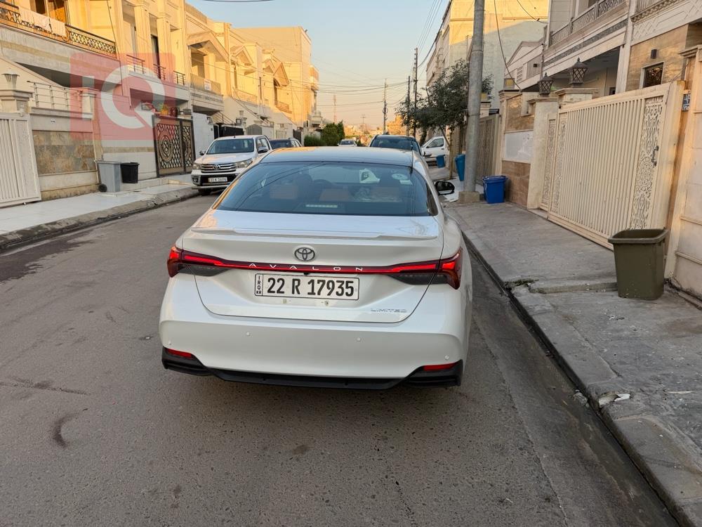 تويوتا أفالون